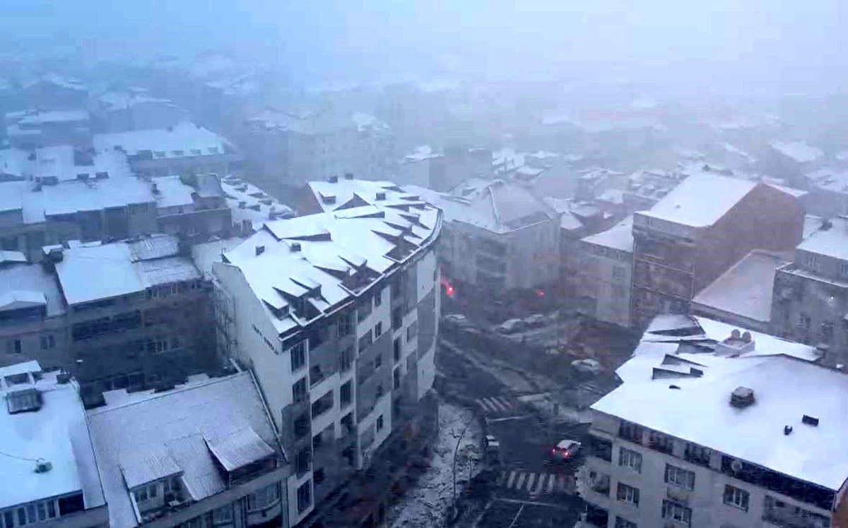İstanbul\'da Kar Yağışı Havadanhava Görüntülendi