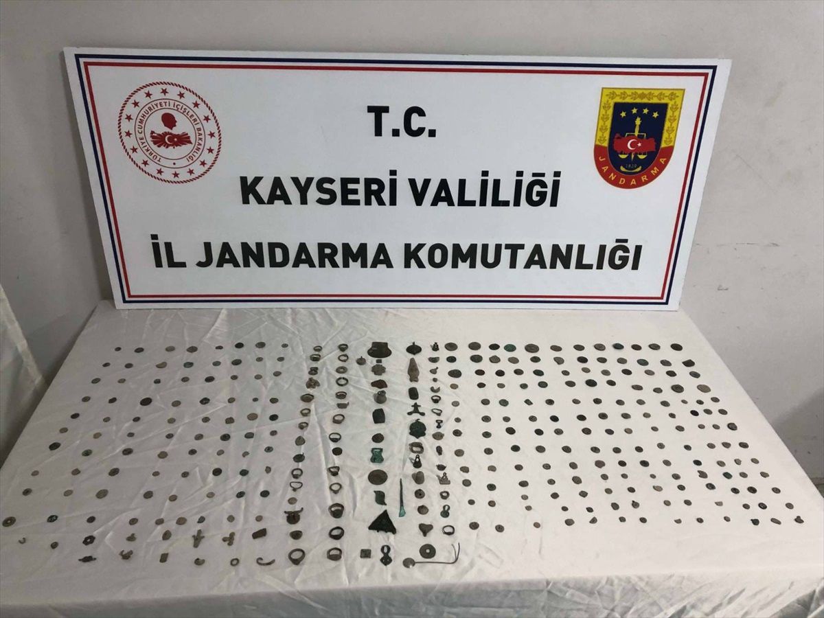 Kayseri\'de 328 Tarihi Eser Ele Geçirildi