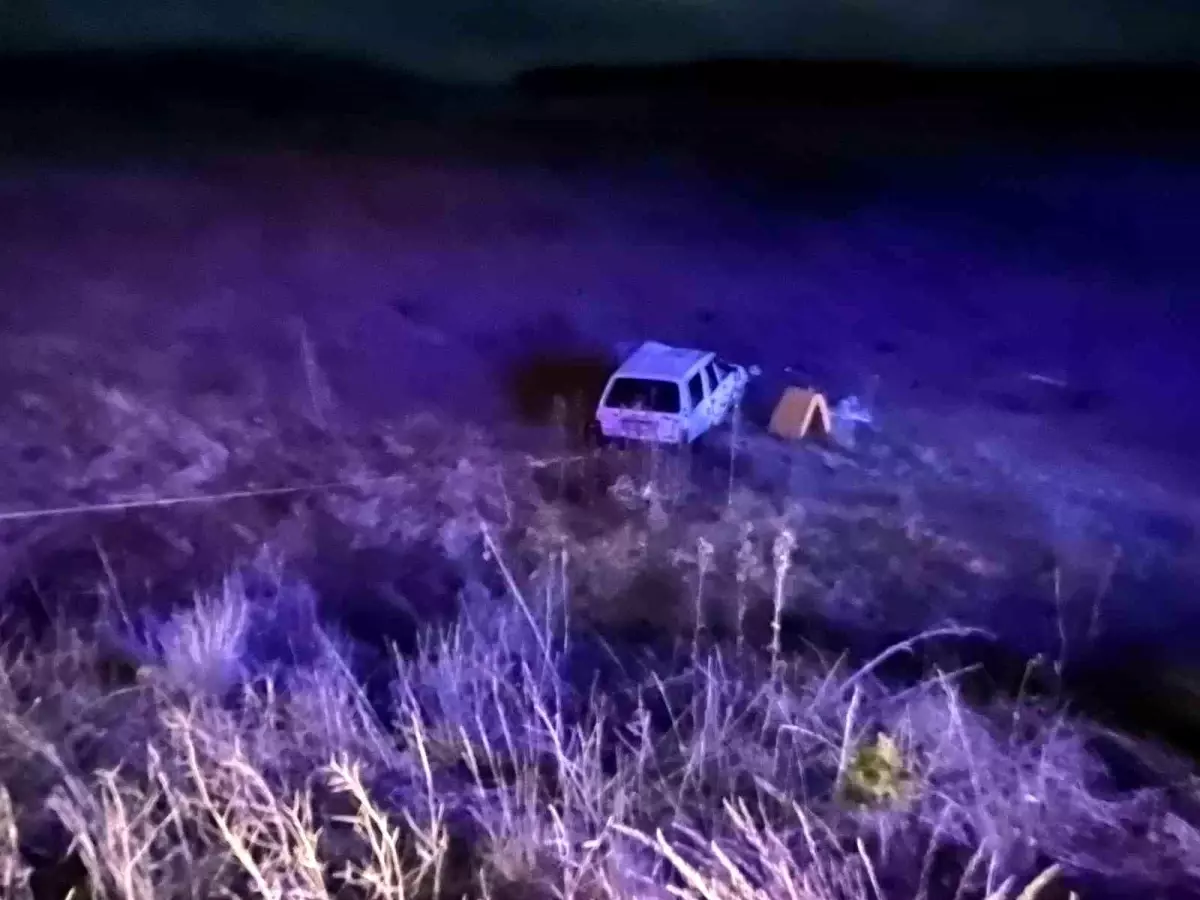 Gediz\'de Trafik Kazası: 3 Yaralı