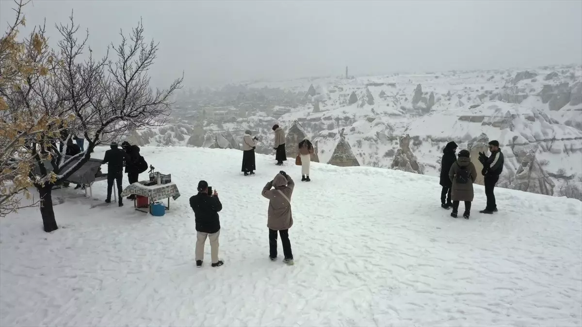 Karla Kaplı Kapadokya\'nın Güzelliği