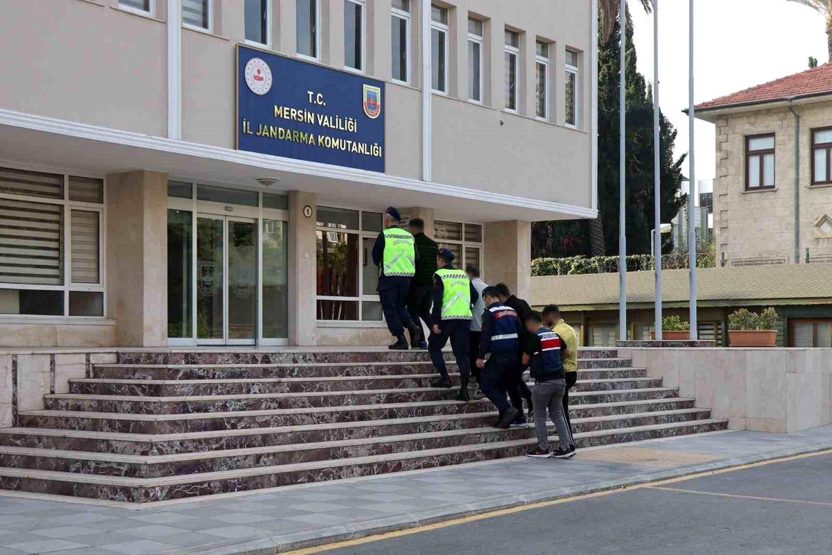 Mersin\'de 37 Hükümlü Yakalandı