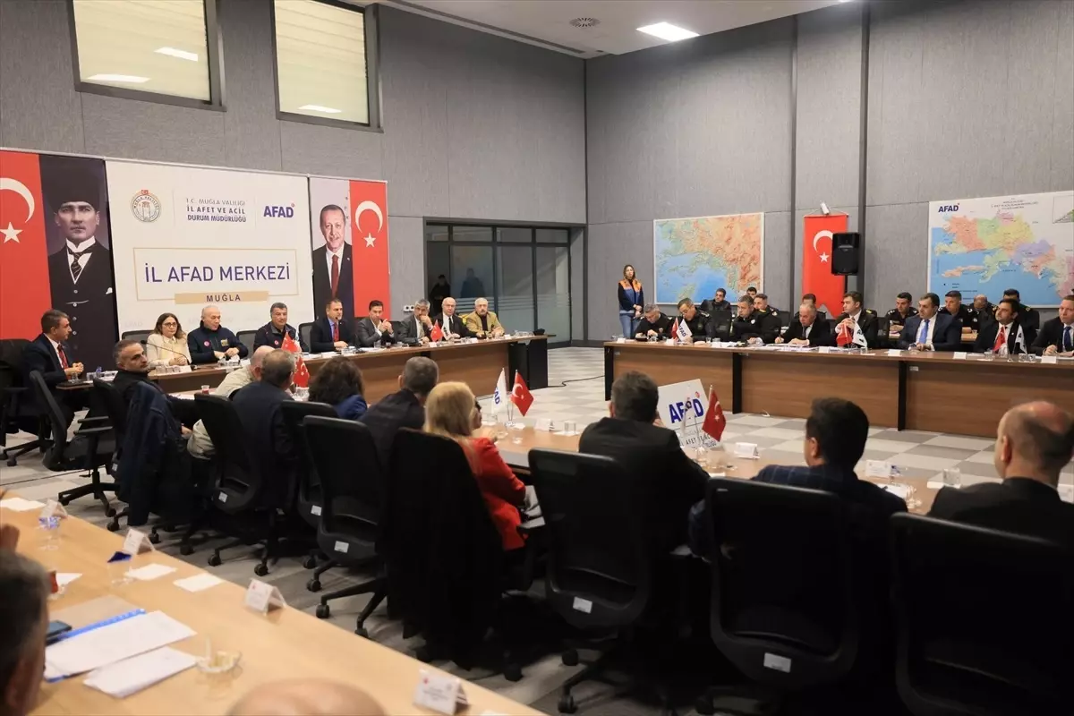Ege Denizi\'nde Tsunami Hazırlıkları
