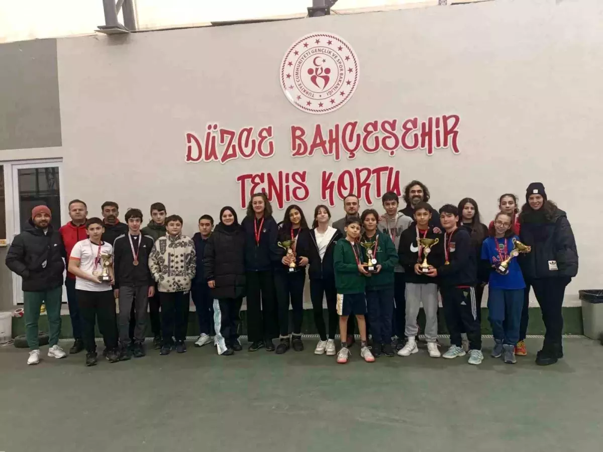 Düzce\'de Okul Sporları Tenis Müsabakaları Sonuçlandı