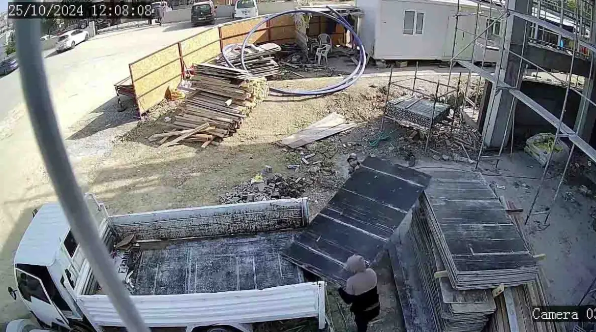 İnşaat Alanlarında Hırsızlık Yapan 12 Şüpheli Gözaltına Alındı