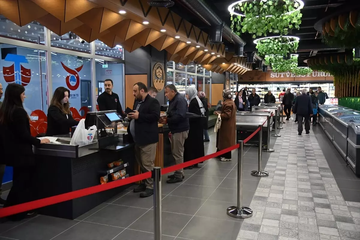 TRAMAR Sosyal Market’e Yoğun İlgi