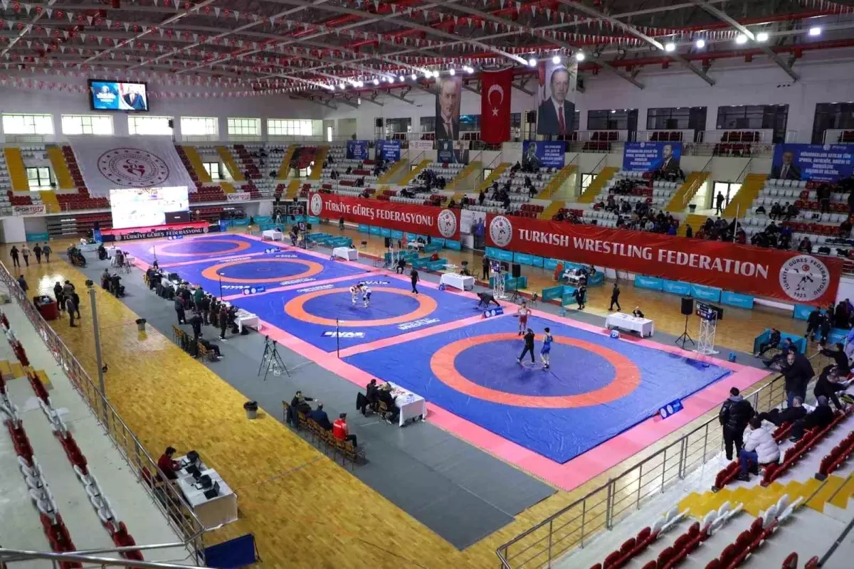 U23 Güreş Şampiyonası Sivas\'ta Başladı