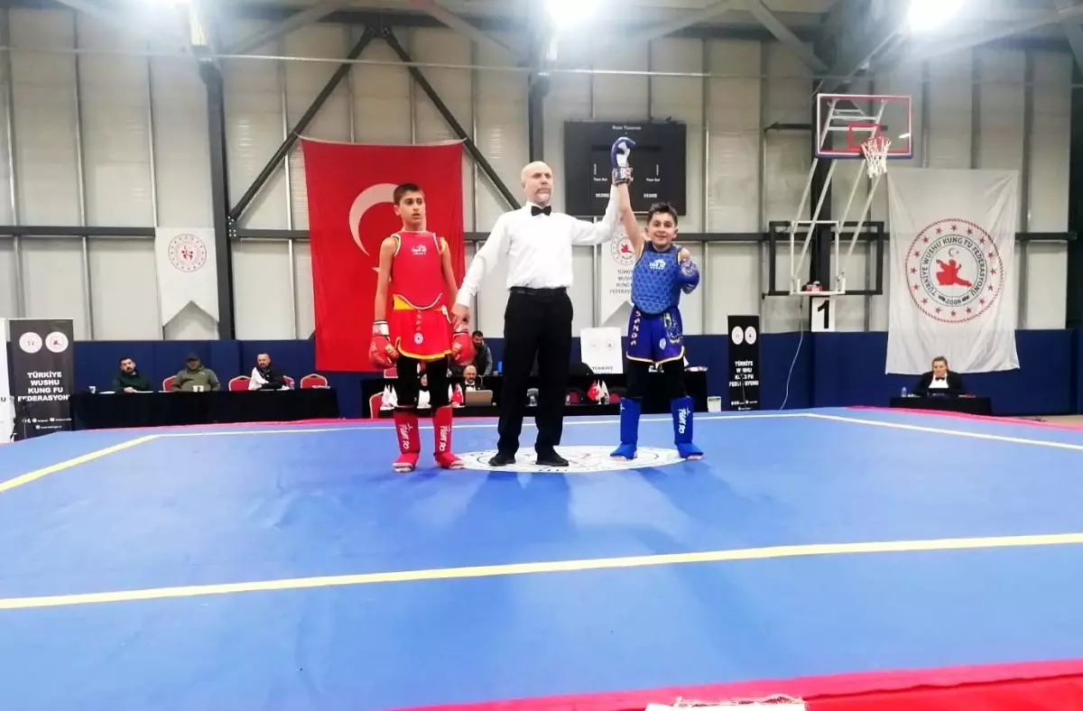 Yalova\'da Wushu Kung Fu Şampiyonası Heyecanı