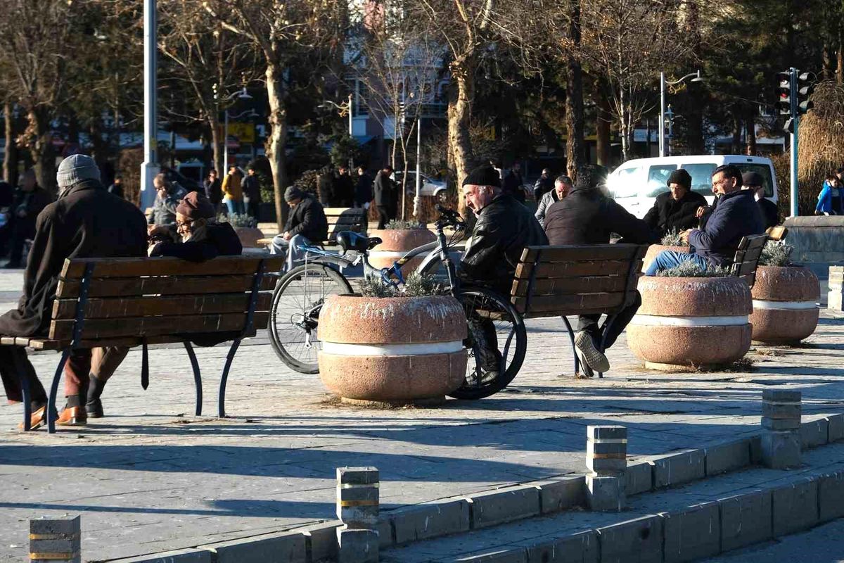 Türkiye\'de Yaşlıların Mutluluğu %64,1