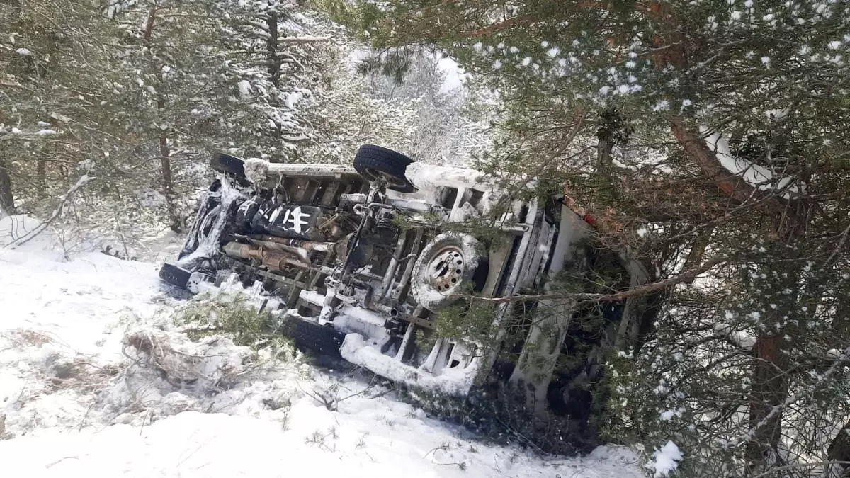 Yozgat\'ta Minibüs Kazası: 2 Öğretmen Yaralandı