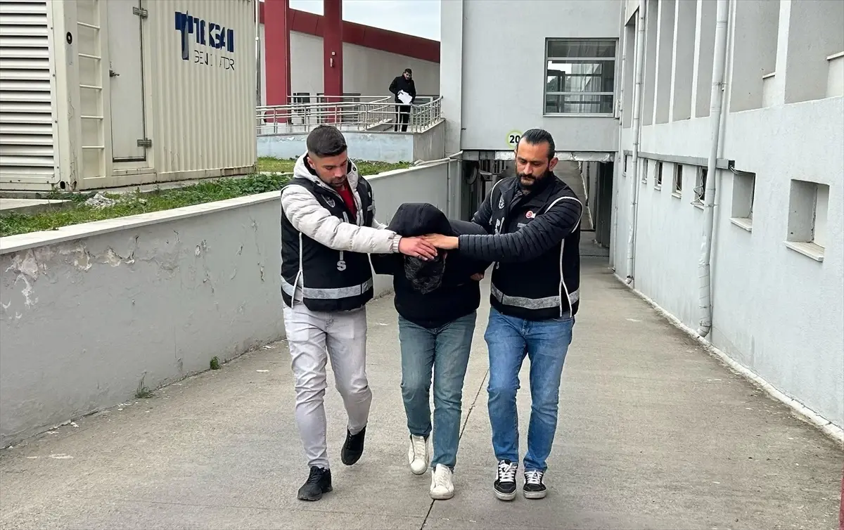 Adana\'da 28 Milyon Kaçak Makaron Ele Geçirildi