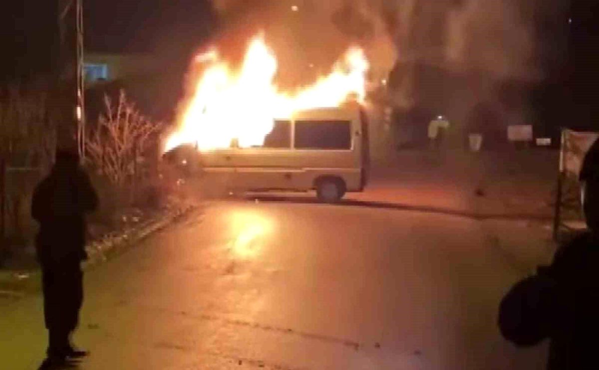 Amasya\'da Minibüs Yangını