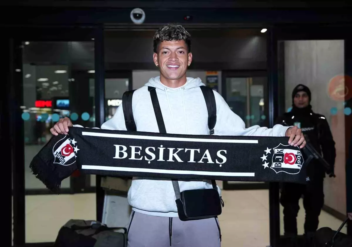 Elan Ricardo, Beşiktaş\'a Katıldı