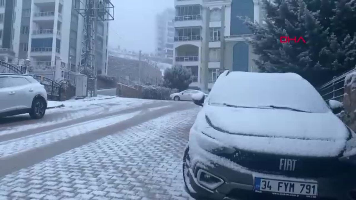 Elazığ\'da Kar Yağışı Nedeniyle 129 Köy Yolu Ulaşıma Kapandı