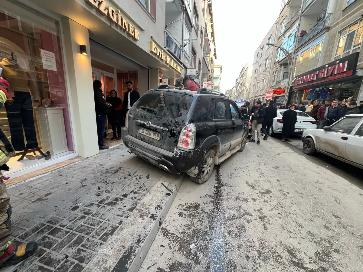 Polatlı\'da Geri Vitese Alınan Cip Yayaya Çarptı