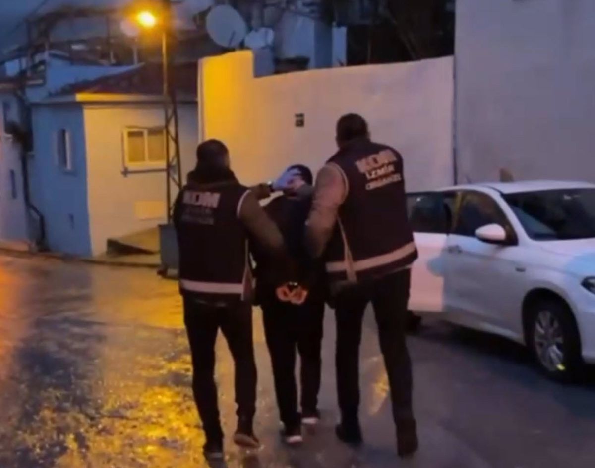 İzmir\'de Narko-Terör Operasyonu: 40 Şüpheli Gözaltında