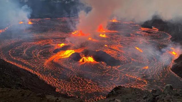 Kilauea Yanardağı Yeniden Lav Püskürttü