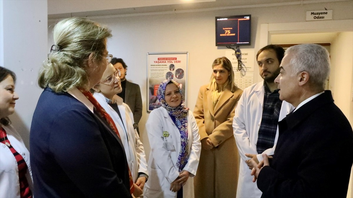 Vali Turan, Aile Sağlığı Merkezini Ziyaret Etti