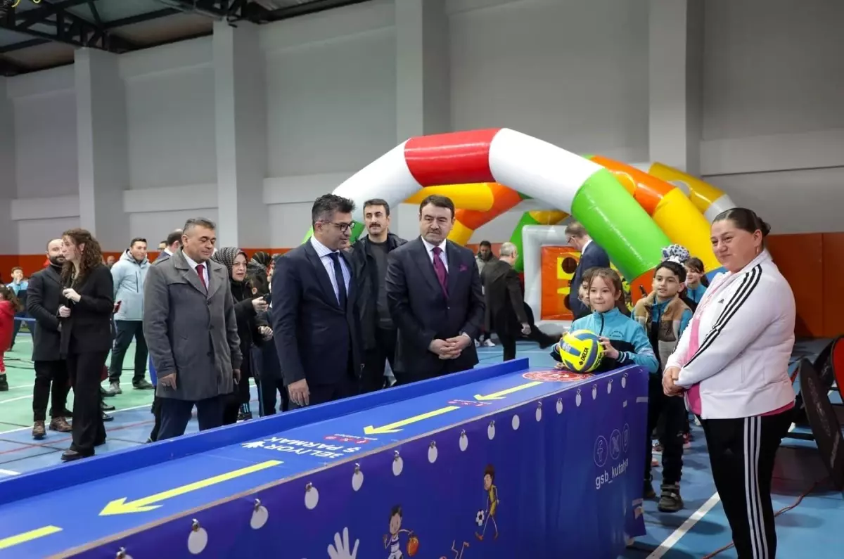 Kütahya\'da Spor Kompleksi Açıldı