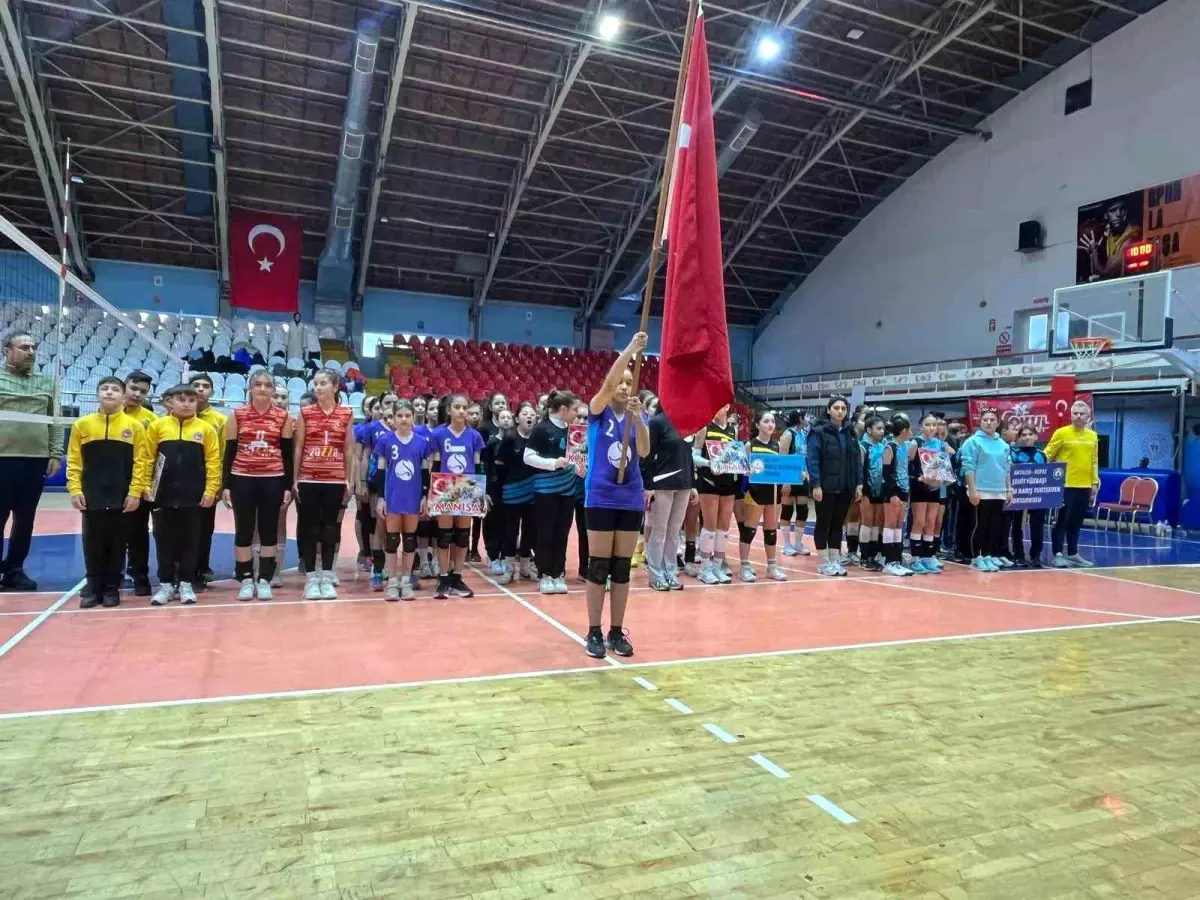 Voleybol Müsabakaları Manisa\'da Başladı