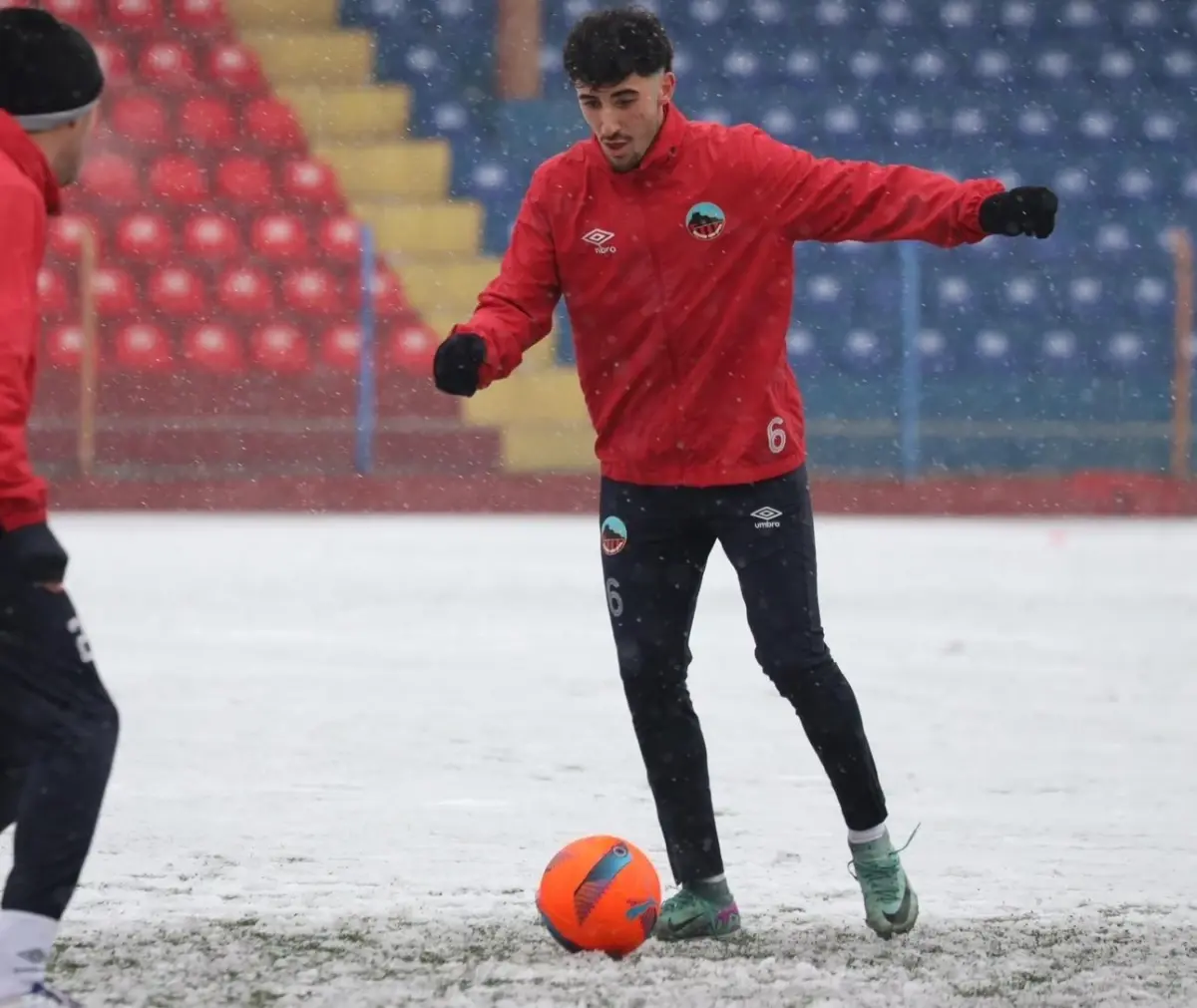 Mardin 1969 Spor, Erciyes 38 Spor Maçı Hazırlıklarına Kar Yağışı Altında Başladı