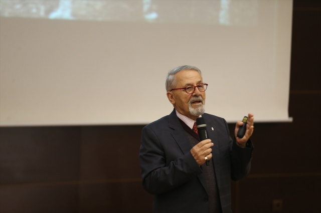 Naci Görür'den Çanakkale'nin uykularını kaçıracak uyarı: Hiç kendinizi aldatmayın