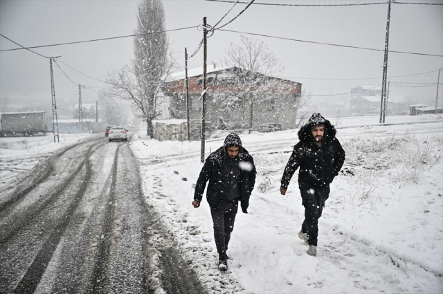 Sabiha Gökçen'de görüş mesafesi düştü; uçuş trafiği aksadı