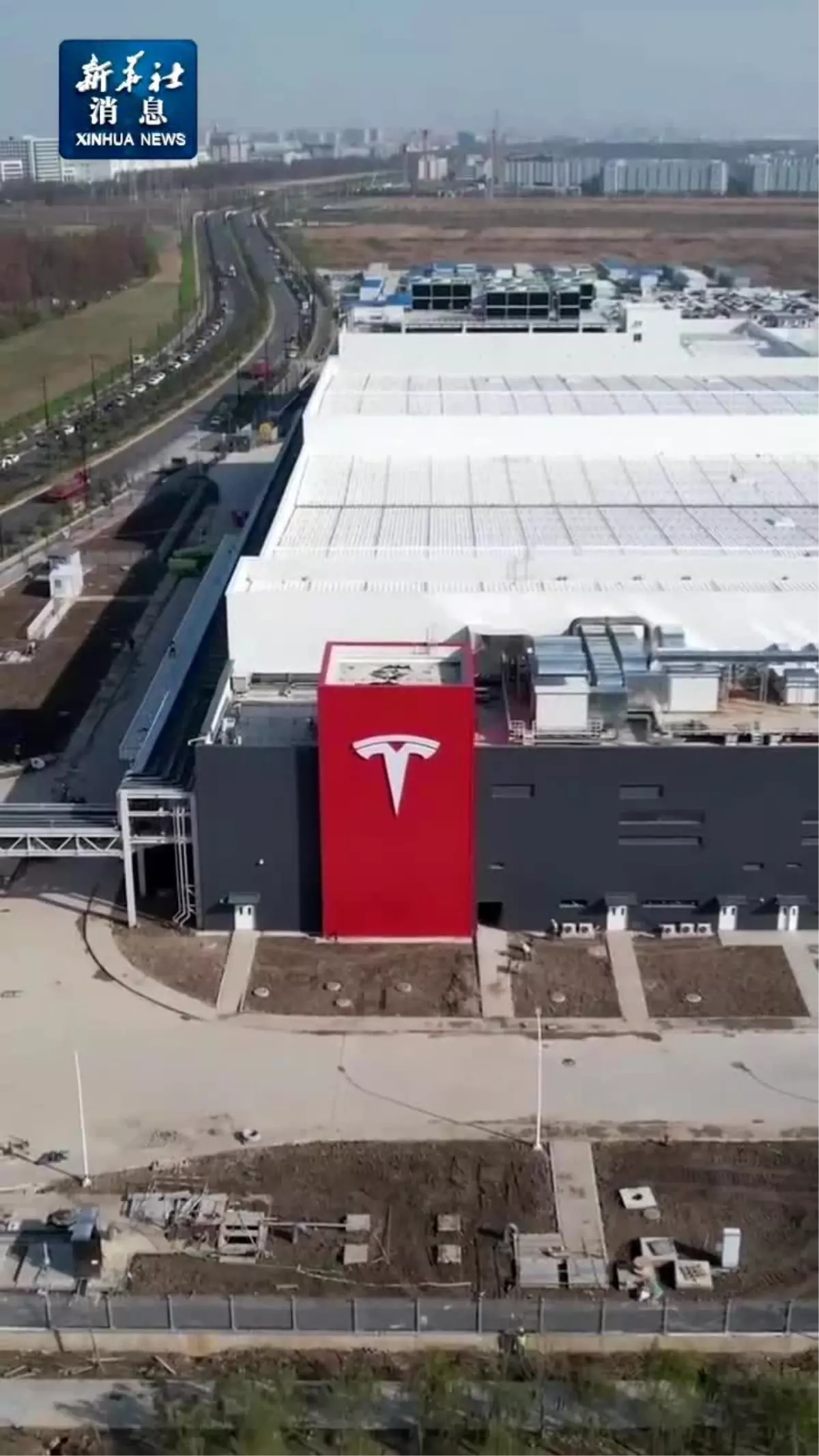 Tesla\'nın Mega Fabrikası Üretime Geçti