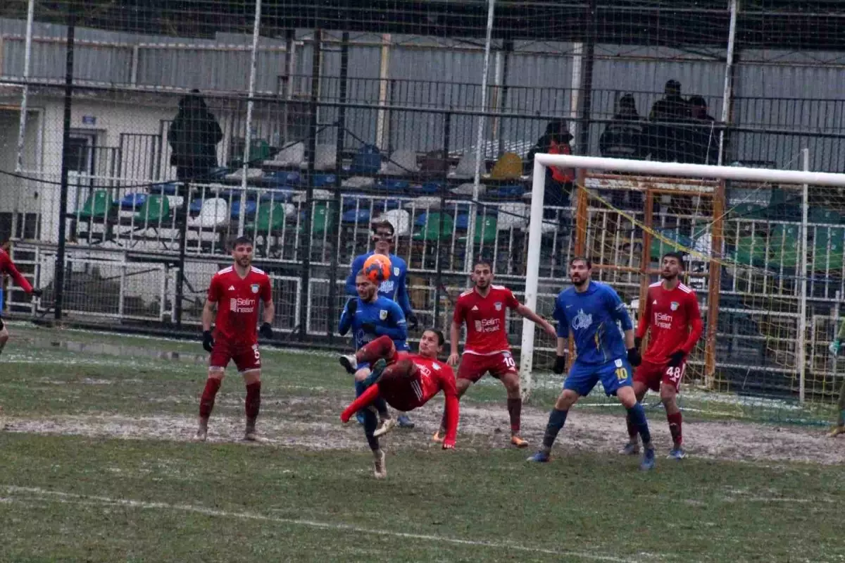 Belediye Derincespor ve Arnavutköy Belediyesi 1-1 Berabere Kaldı