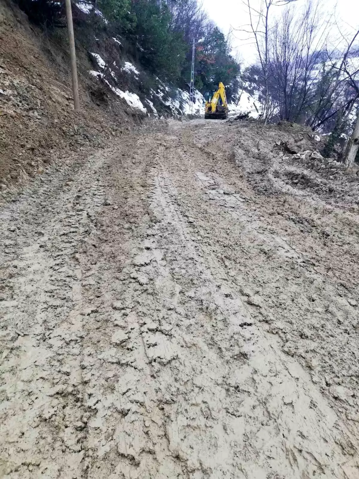 Türkeli\'de Heyelan Kapanan Yol Yeniden Açıldı