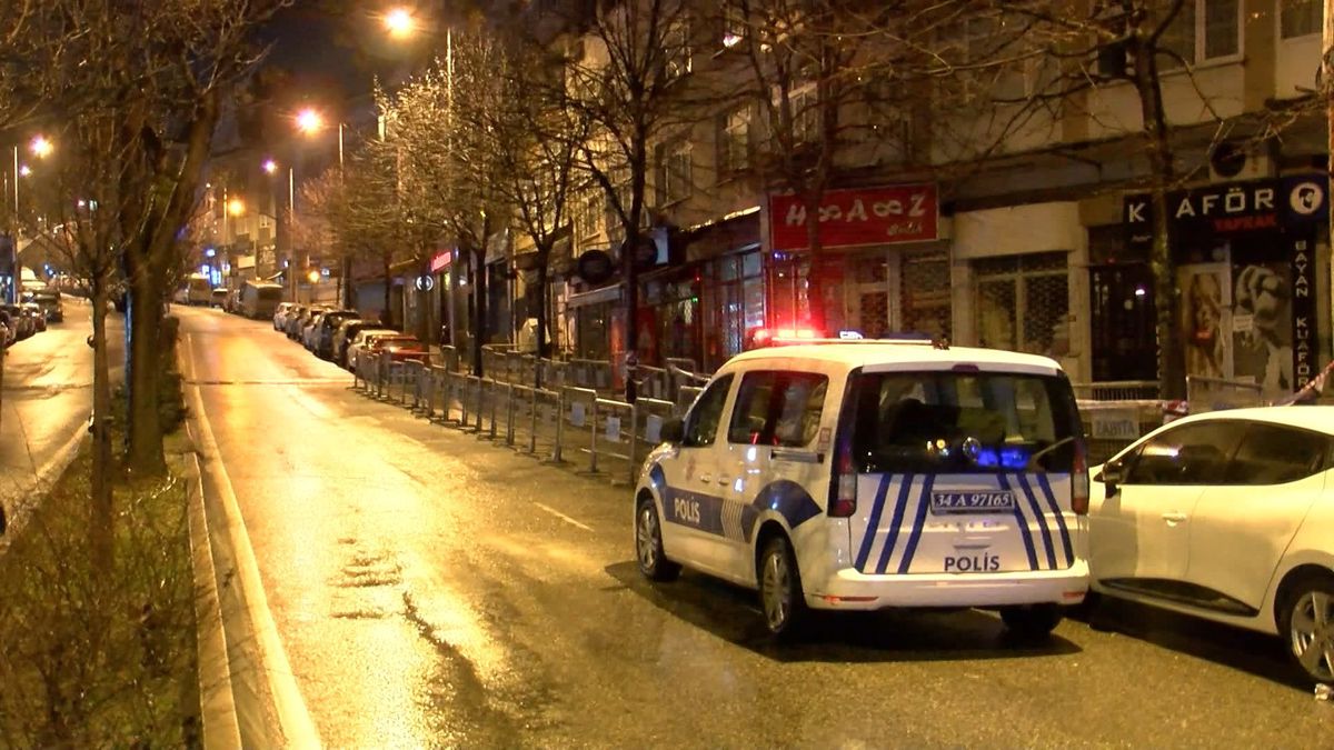 Üsküdar\'da İstinat Duvarı Kaydı, 2 Apartman Boşaltıldı
