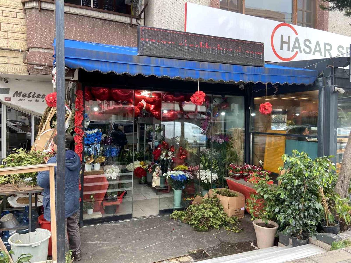 Bakırköy\'de Hırsızlık: 85 Bin TL\'lik Güller Çalındı