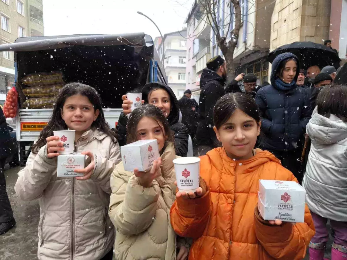 Vakıflar, Berat Kandili\'nde İkramda Bulundu