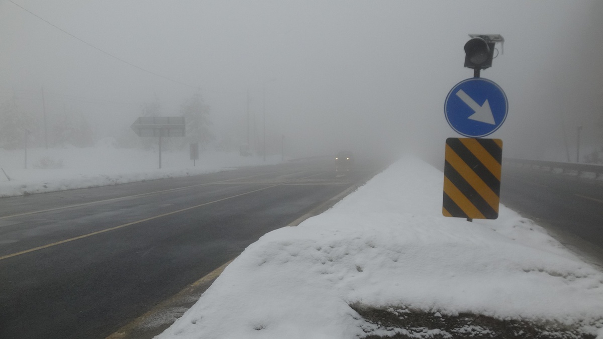 Bolu Dağı\'nda Sis Etkili, Görüş Mesafesi 20 Meteye Düştü