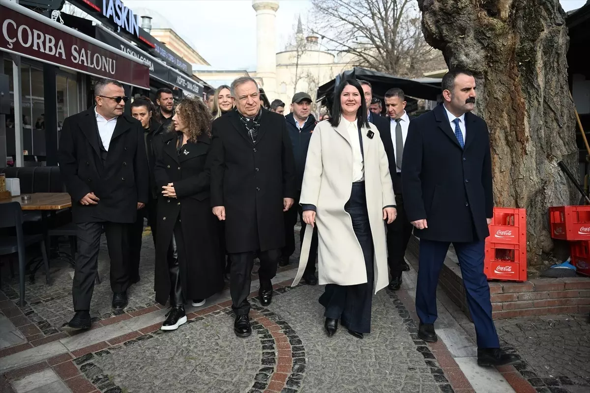 Zeybek: Trump\'ın Gazze Planı Kabul Edilemez