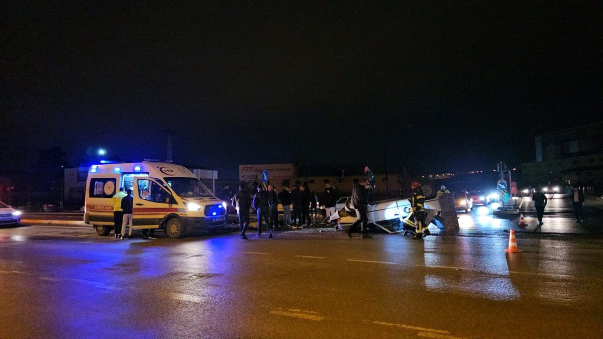 Çorum\'da Trafik Kazası: 2 Yaralı