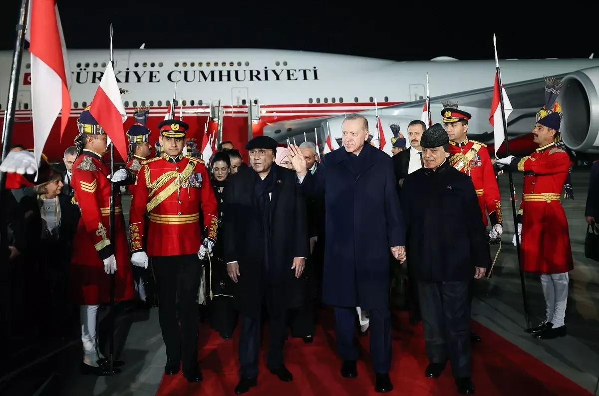 Cumhurbaşkanı Erdoğan, Pakistan\'a geldi