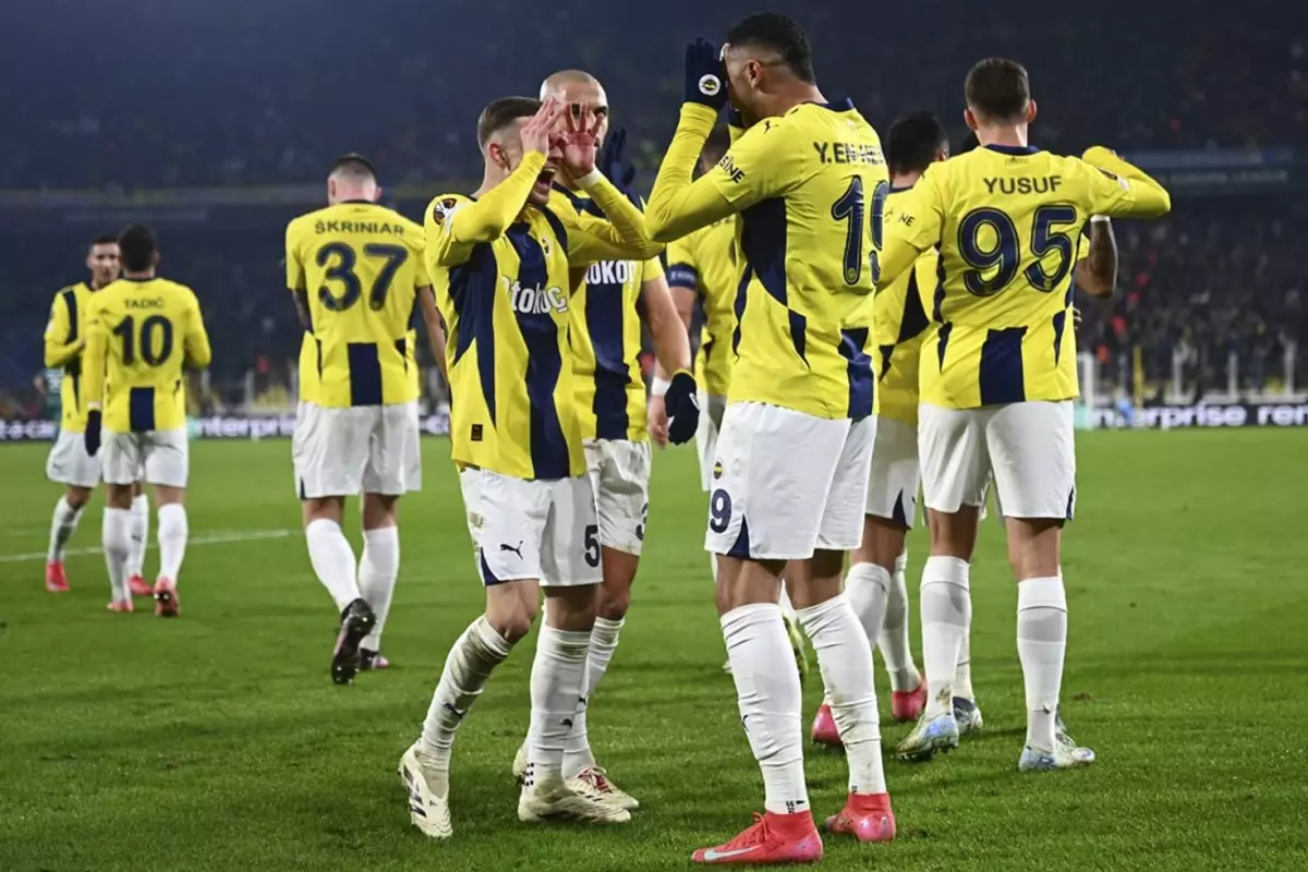 Fenerbahçe, Anderlecht\'i sahasında 3-0 yendi