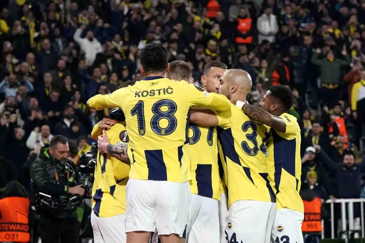 Fenerbahçe Anderlecht\'i 3-0 Mağlup Etti