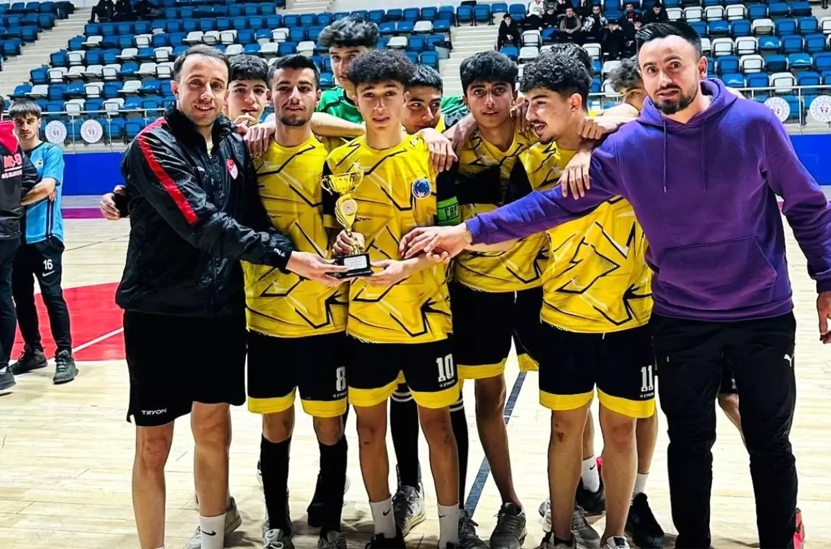 Hakkari\'de Futsal Müsabakaları Tamamlandı