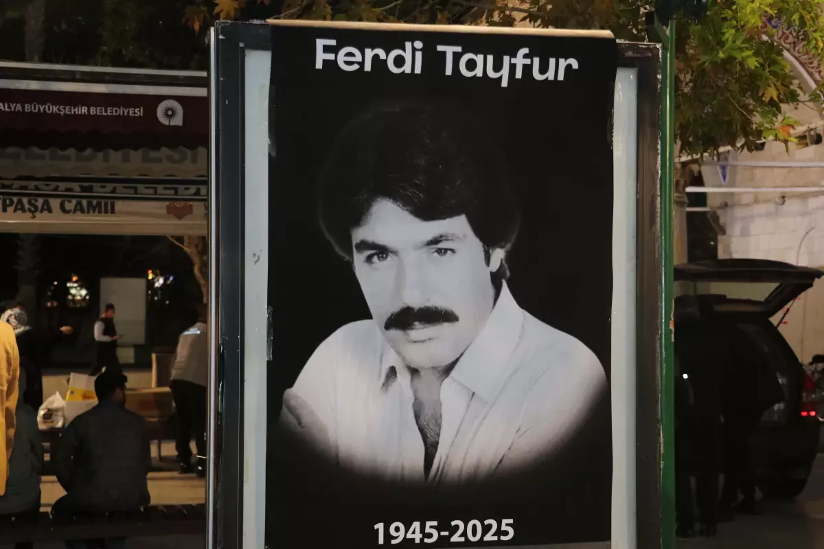 Ferdi Tayfur\'un Vefatının 40. Gününde Mevlit Okutuldu