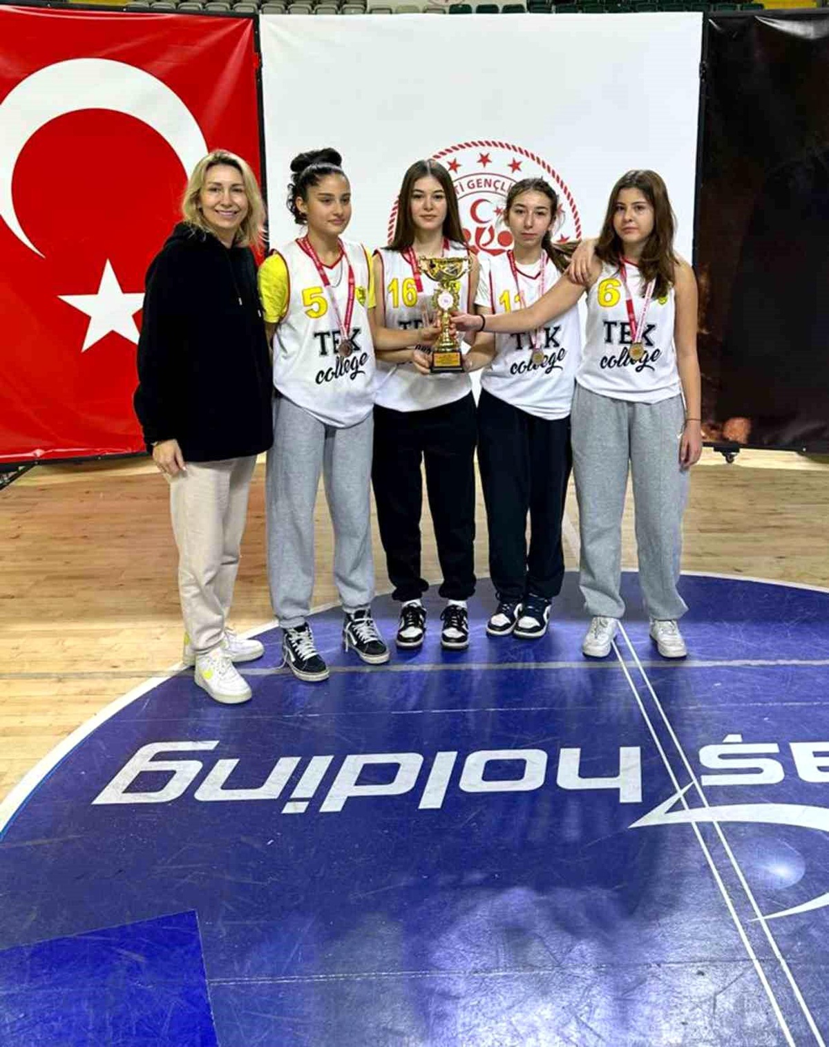 MTK Basketbol Takımları Başarıyla Döndü