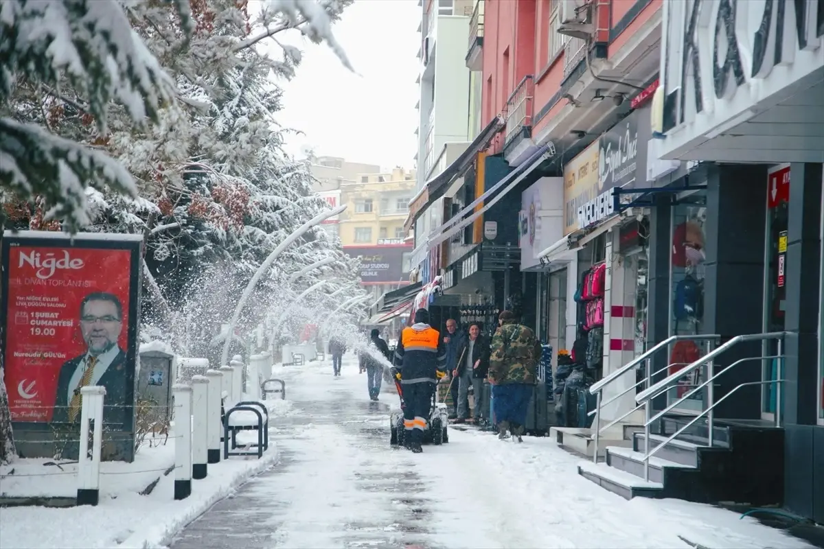 Niğde\'de Karla Mücadele Çalışmaları