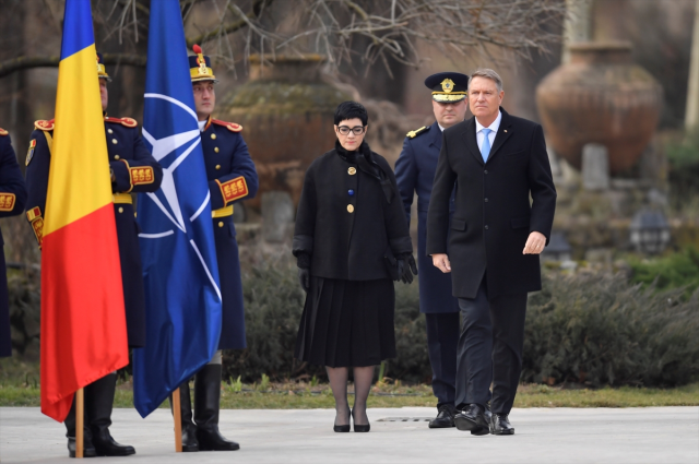 Romanya'da Cumhurbaşkanı Iohannis İstifa Etti, Geçici Görev Bolojan'a Devredildi