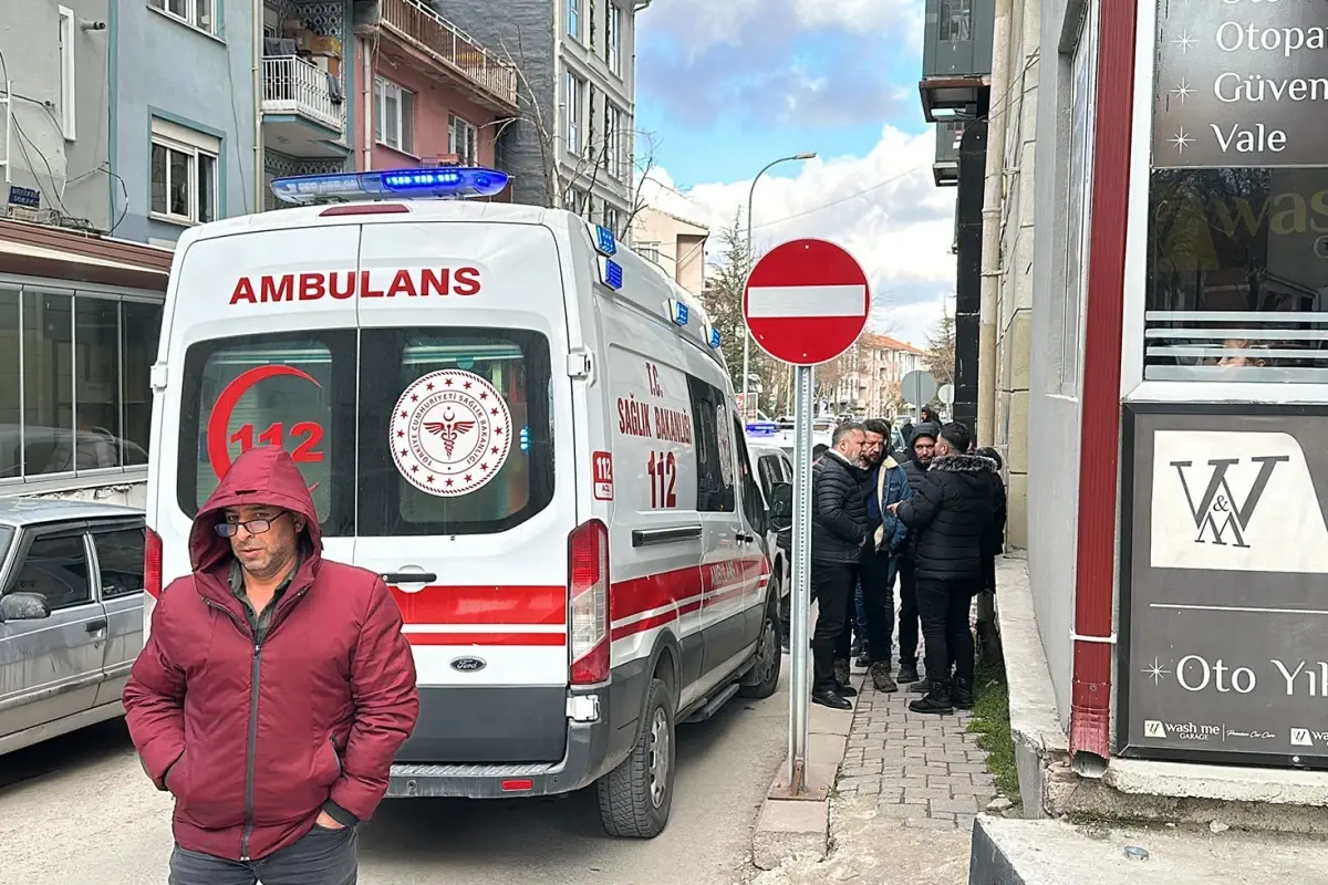 Şizofreni hastası koca, ayrı yaşadığı eşini tornavidayla 18 yerinden yaraladı