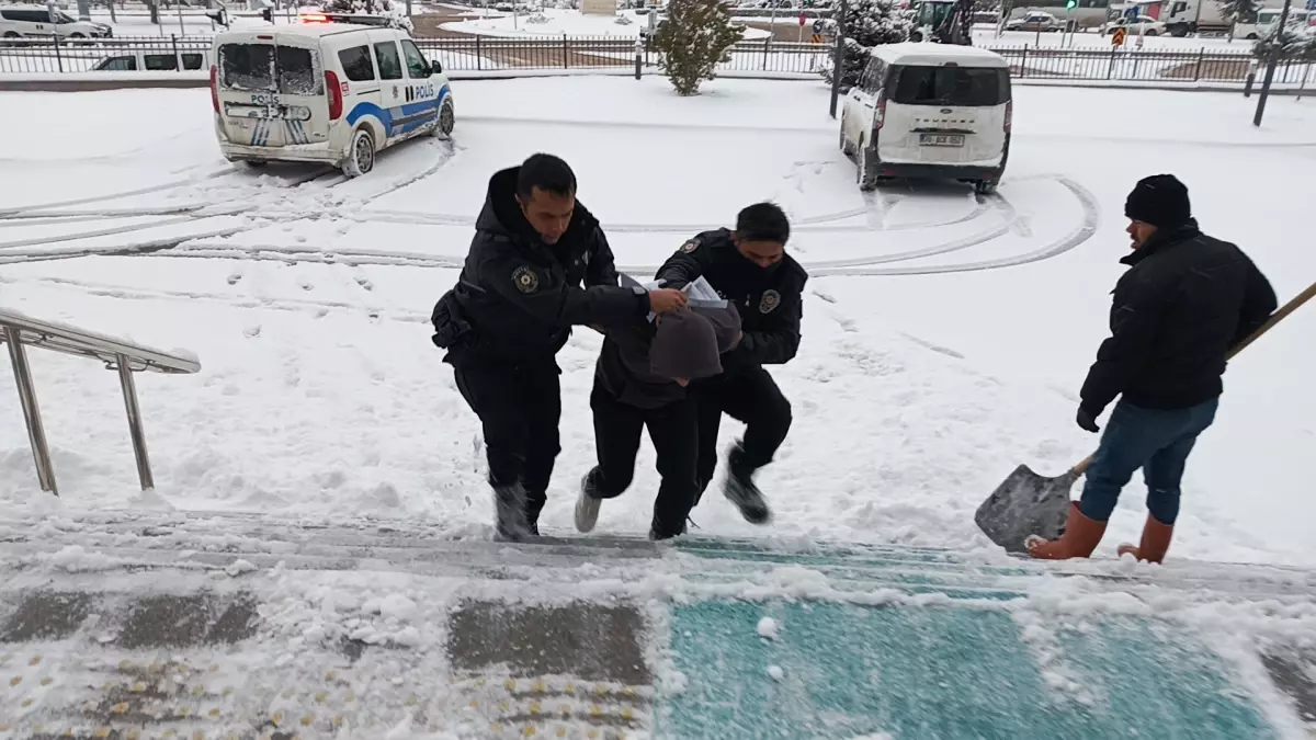 Sosyal Medya Tartışması Kanlı Bitti: Bir Kişi Öldürüldü, İki Kişi Yaralandı
