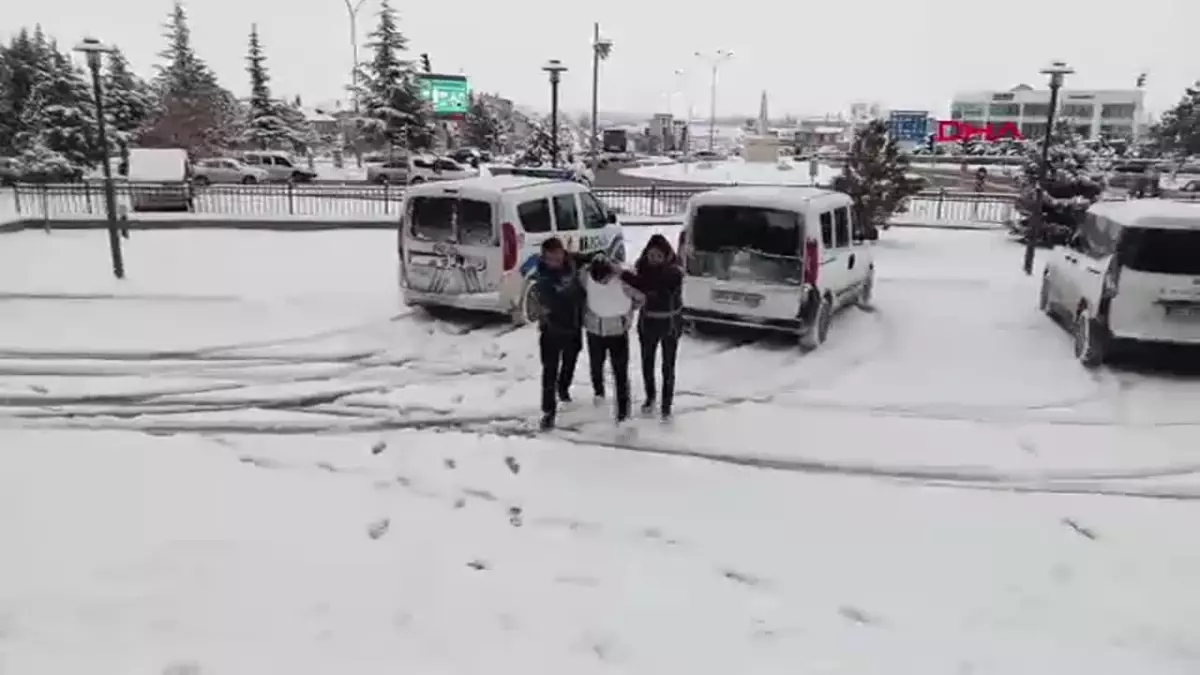 Karaman\'da Sosyal Medya Tartışması Kanlı Bitti: 1 Ölü, 1 Ağır Yaralı