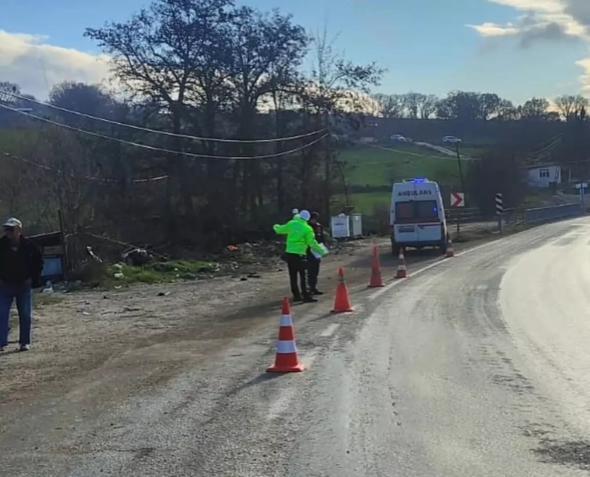 Kırklareli\'nde TIR ile Motosiklet Çarpıştı: Bir Kişi Hayatını Kaybetti