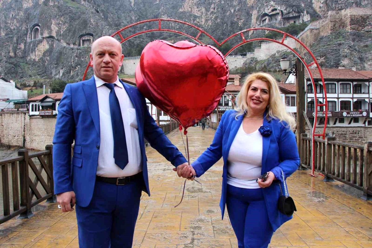 Renkli Aşk: Amasyalı Çiftin 26 Yıl Süren Geleneği