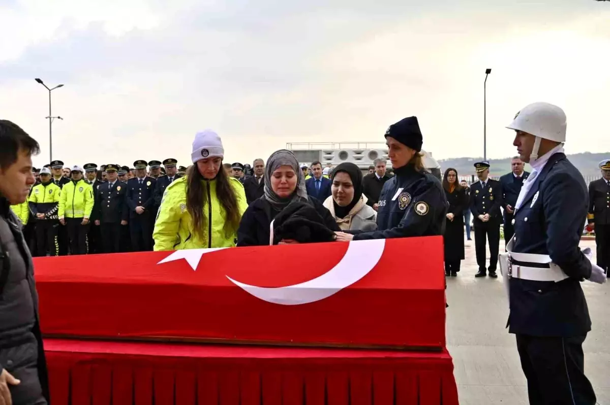 Yalova\'da Polis Memuru İsa Bacanak\'ın Cenaze Töreni