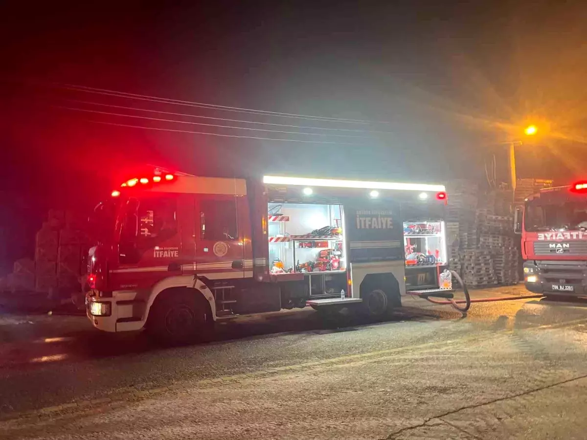 Sincan\'da Palet Fabrikasında Yangın